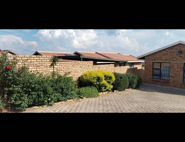 3 BEDROOM PROPERTY TO RENT IN GROBLERPARK EXT